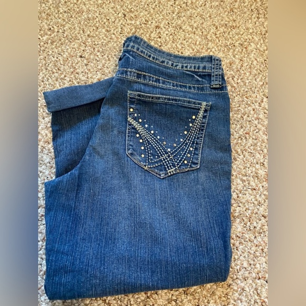 A.N.A Jean Capri’s